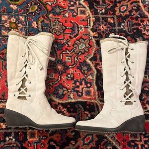 Brilliant 9.5 cream suede wedge boots faux fur